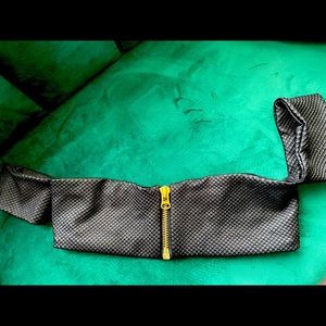 Beach Bunny. Large bikini top.